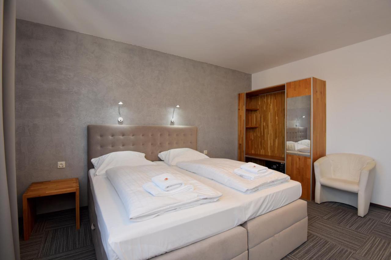 Hotel Zum Gruendle โอบาโฮฟ ภายนอก รูปภาพ