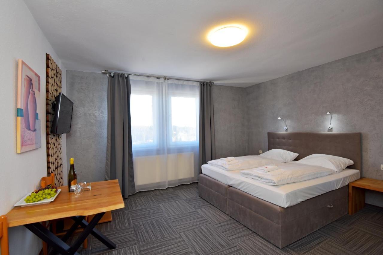 Hotel Zum Gruendle โอบาโฮฟ ภายนอก รูปภาพ